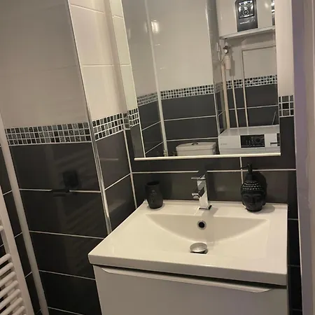 The Naturist Glamour *